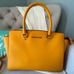 Michael Kors Selma Medium Top Zip Satchel